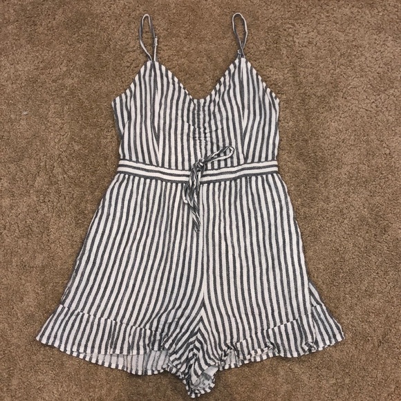 American Eagle Outfitters Pants - American Eagle romper